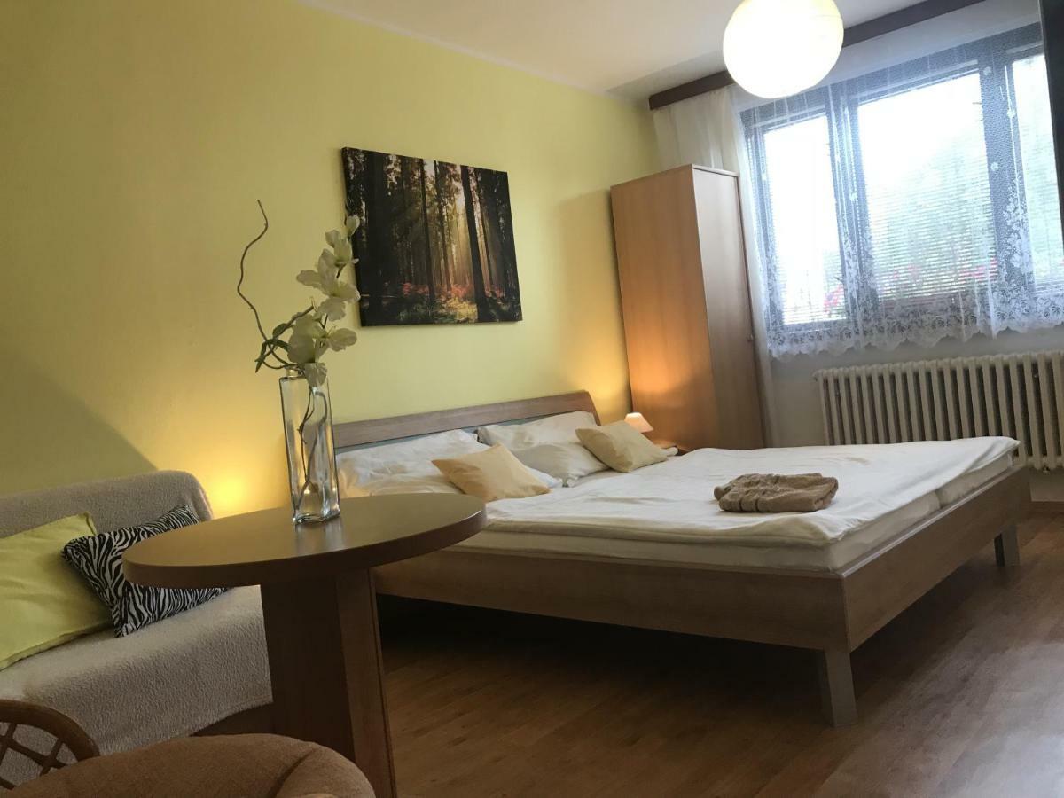 Věstonická jízdárna Appartamento Dolni Vestonice Esterno foto